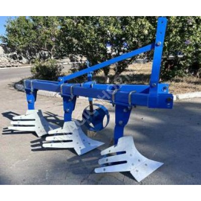 Plug pentru tractor cu 3 secții 3-20; 3-25